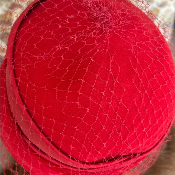 Vintage Voguemont Bucket Hat Veiled Red Wool Felt/Bow Church Broadway‎ City - Picture 10 of 13